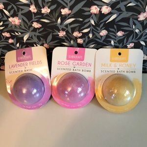 3 Glam&Beauty large scented bath bombs